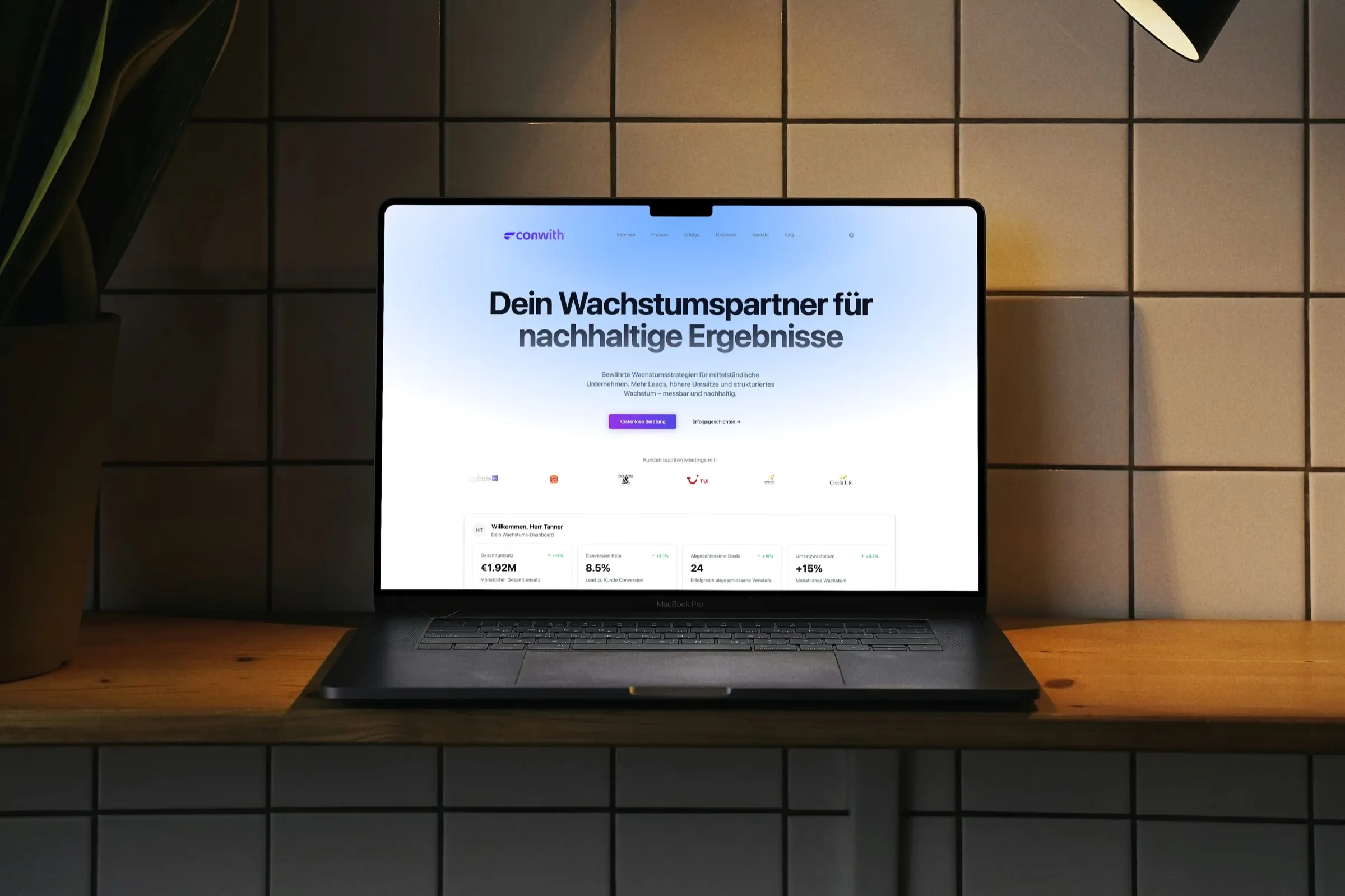 Webdesign & interaktives Dashboard für Conwith