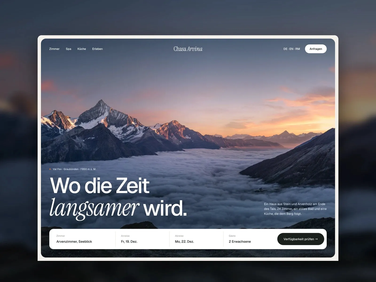 Startseite von Chasa Arvina mit Bergpanorama und Buchungsleiste